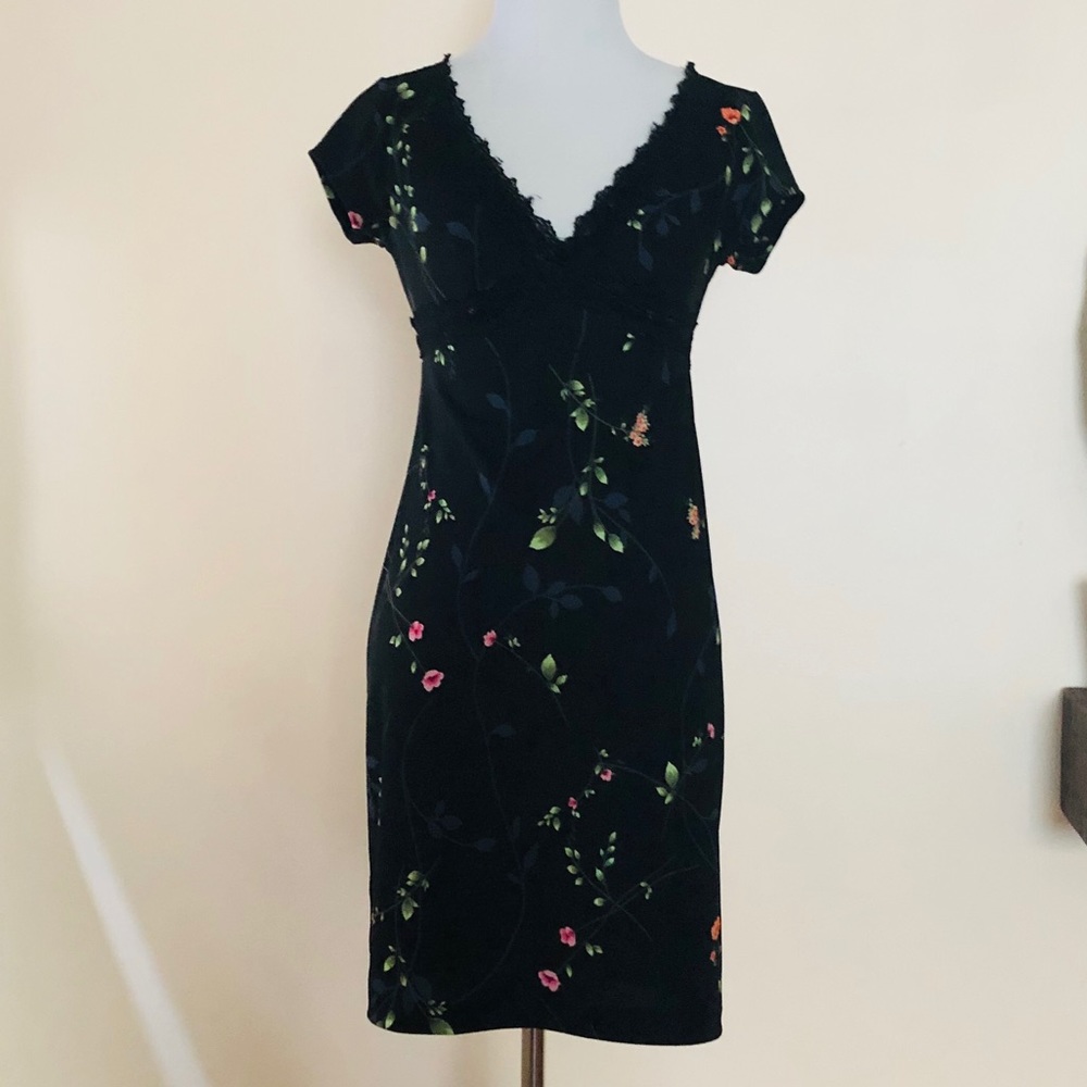 Dress - Picture 2 of 6